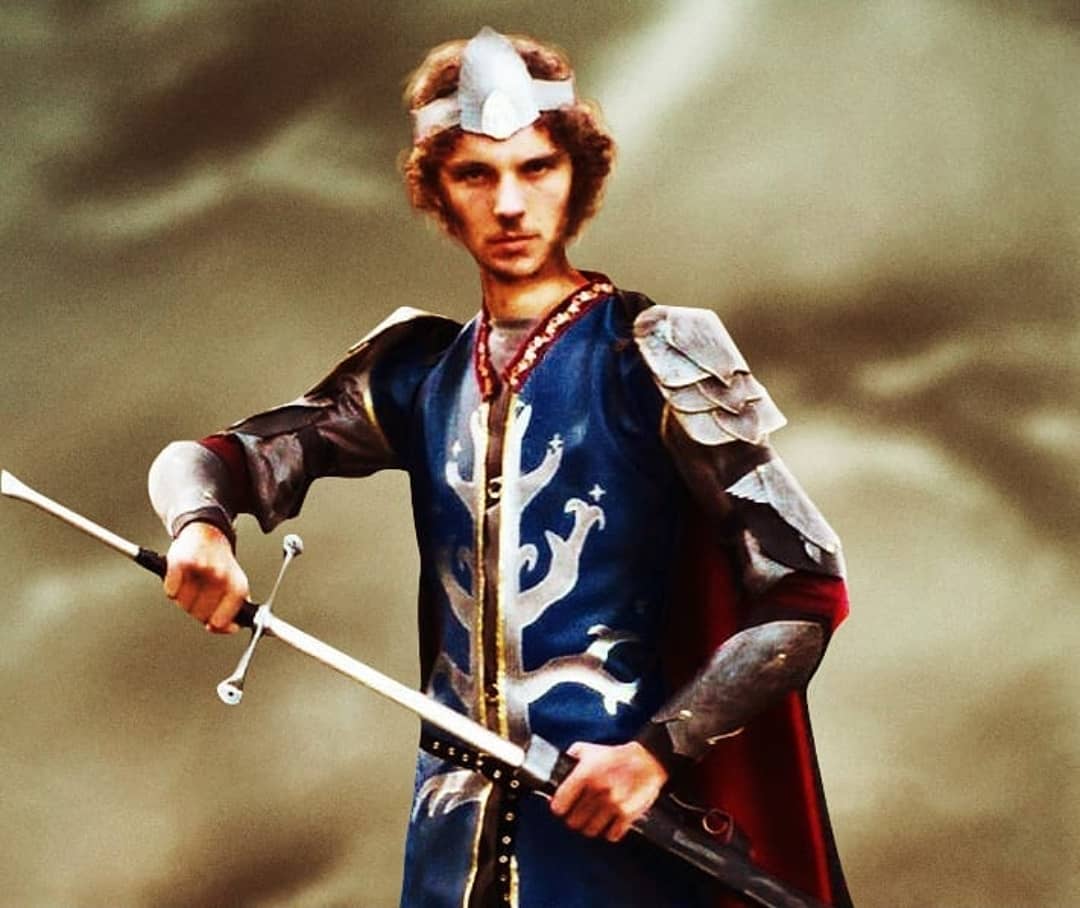 This is an image of Jax Cosplaying Aragorn